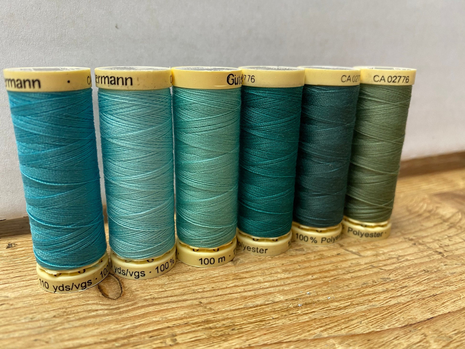 Gutterman sew all thread, 100% Polyester, 100metres, sewing, aqua threads, green