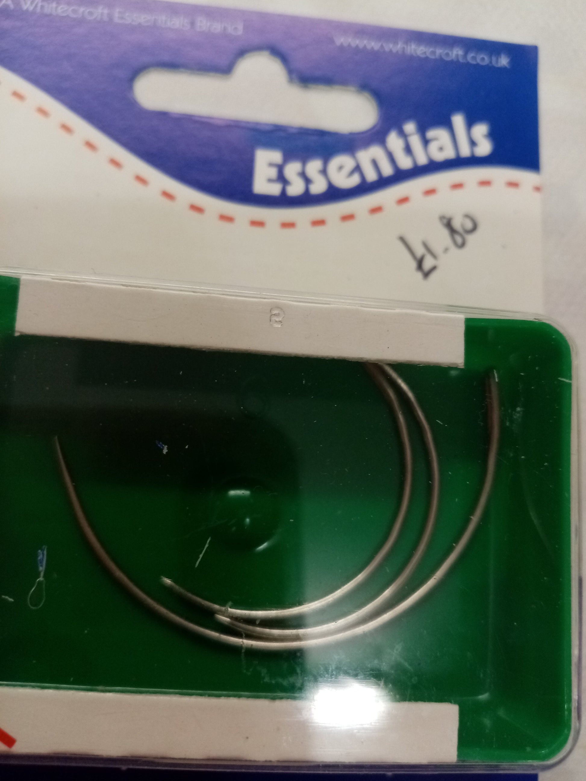 Set of three curved needles