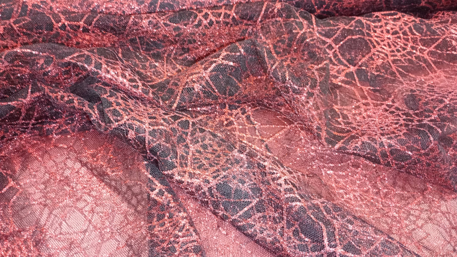 Metallic Net, Black/Red 147 cm width, PER HALF METRE