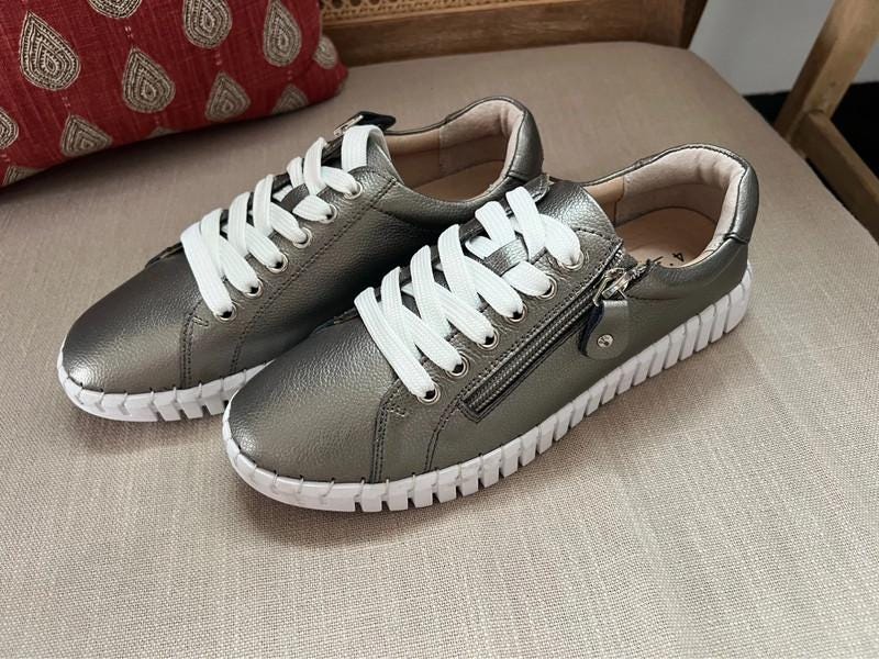 JO & JOE Genuine Leather Metallic Gold Trainers – Zip-Up Lace Shoes – Sizes 4–8