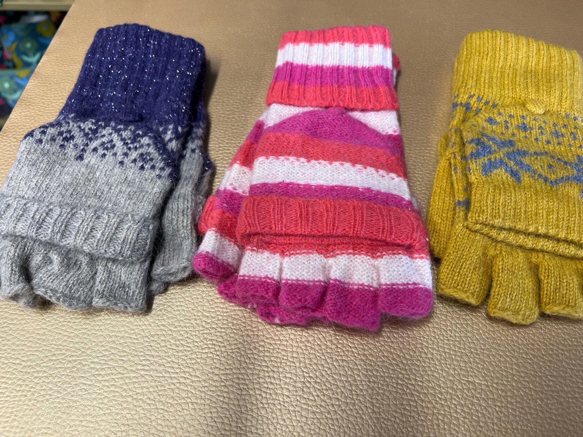 Winter gloves