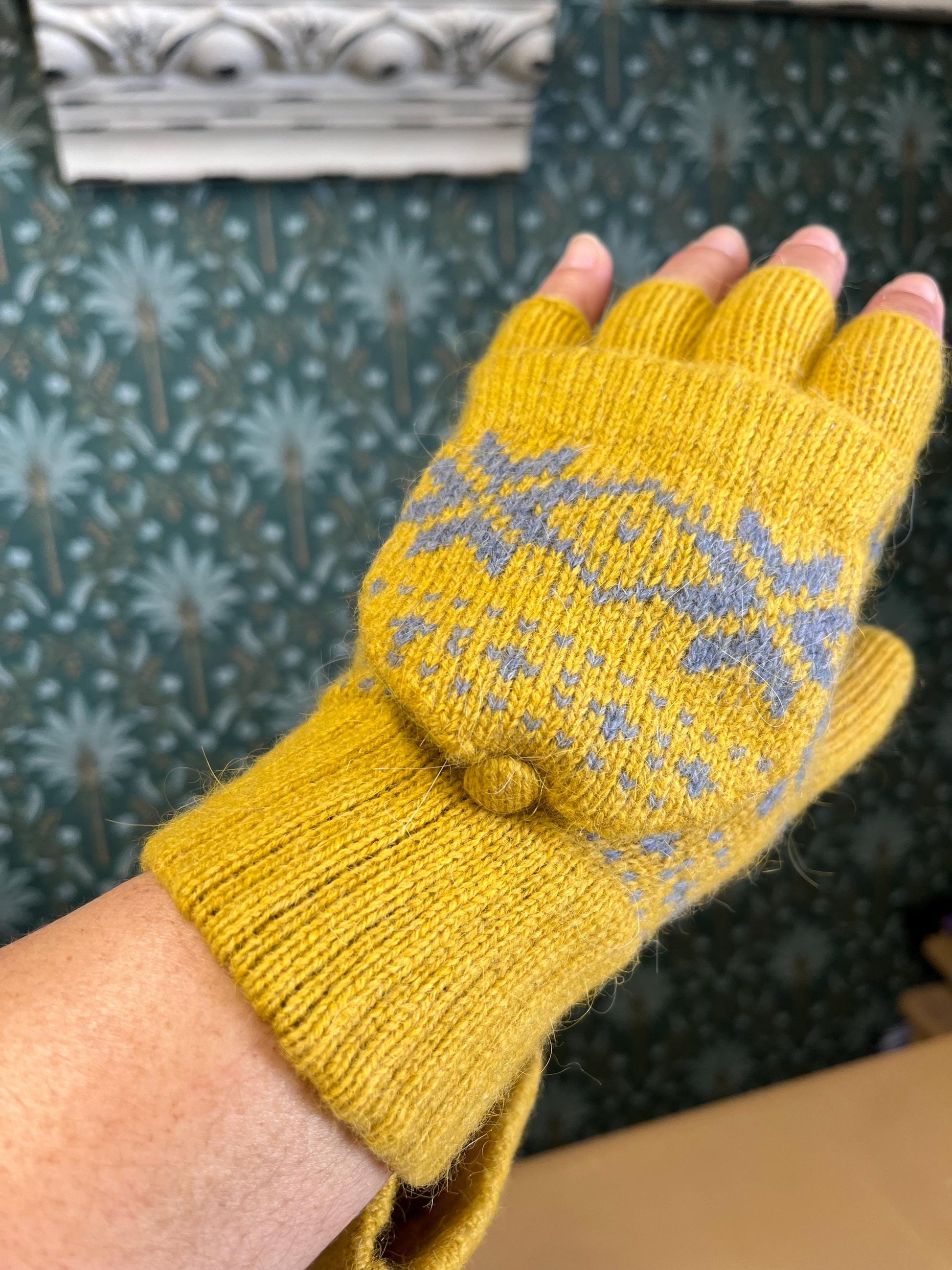 Winter gloves