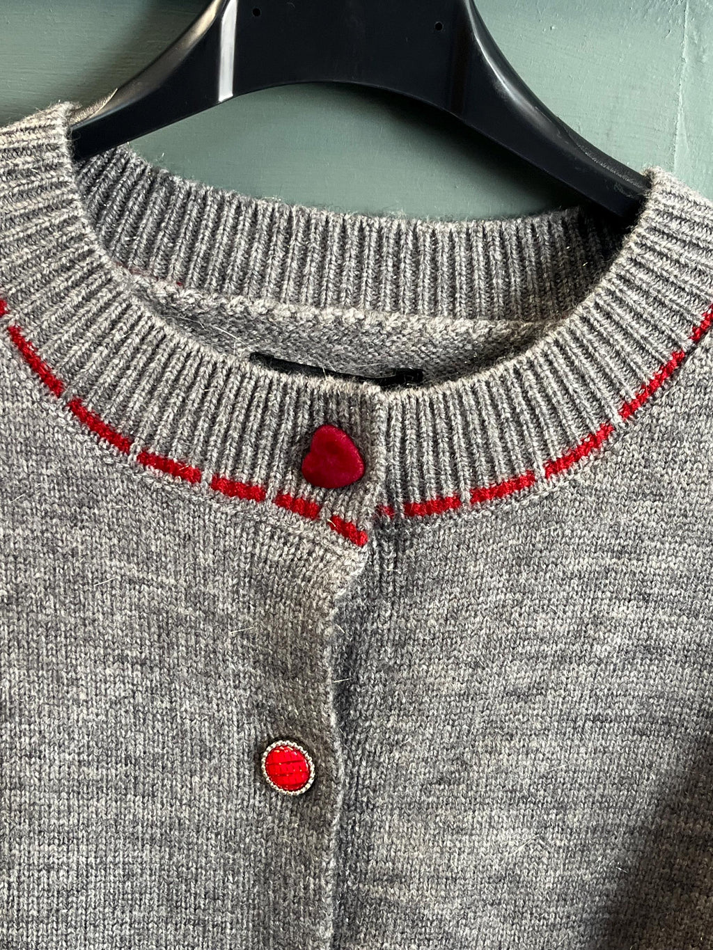heart button stitch cardigan