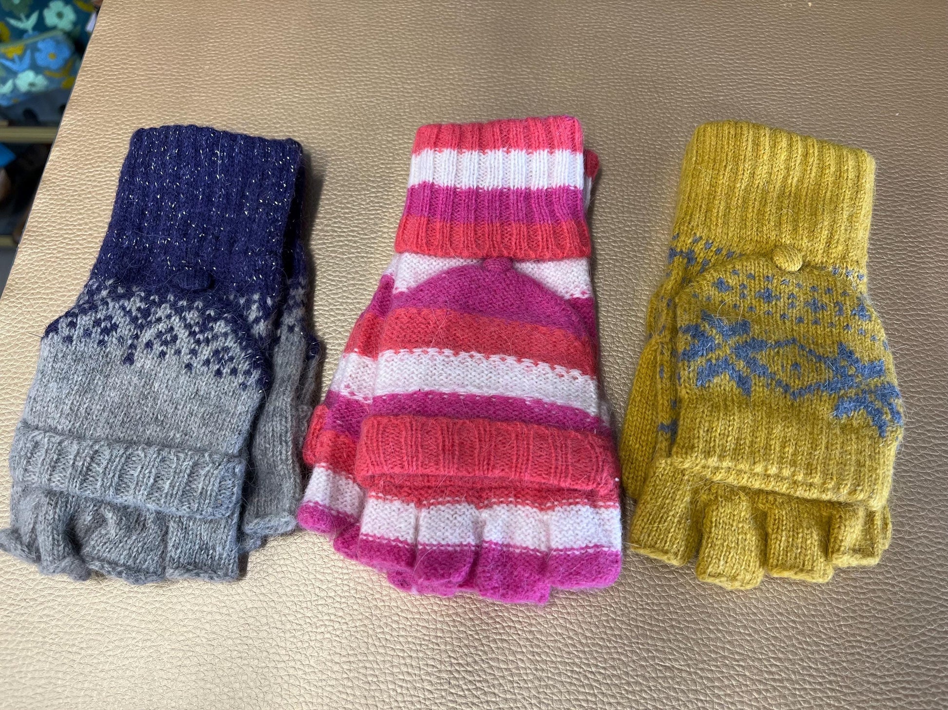 Winter gloves