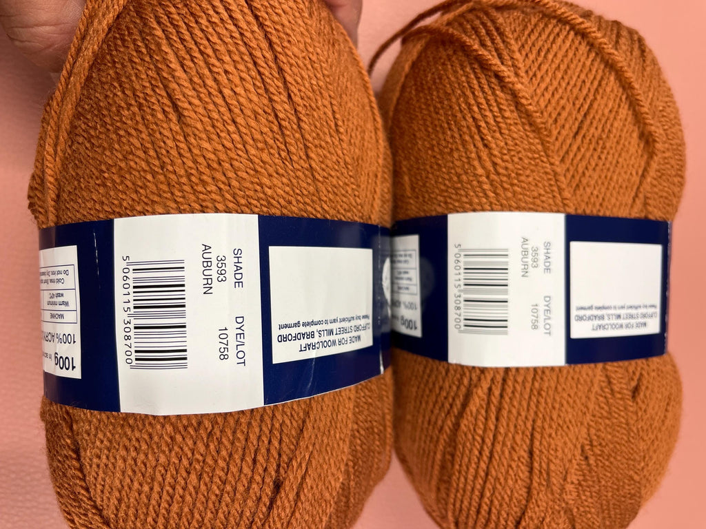 Double knitting wool