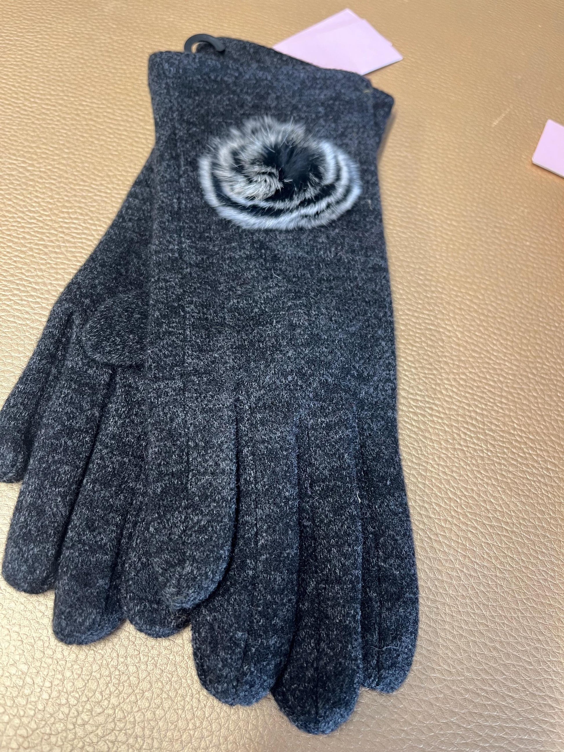 Ladies winter gloves