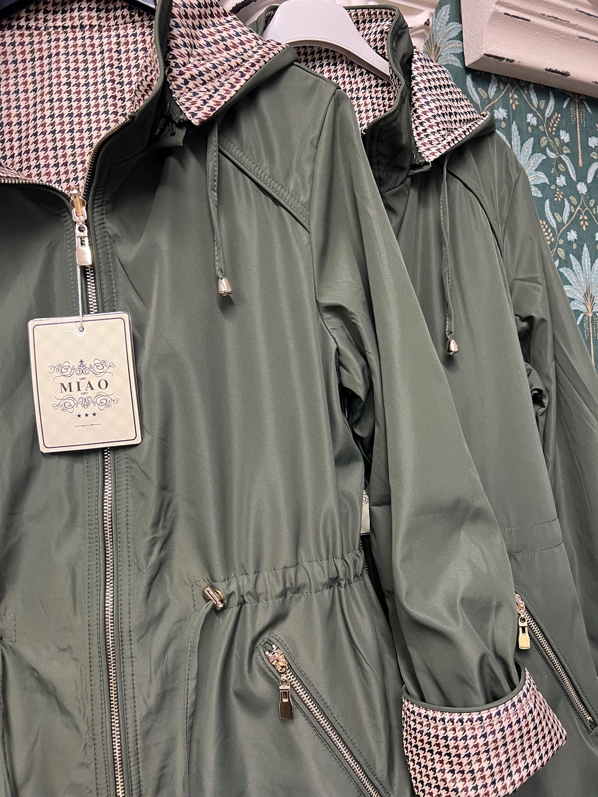 Reversible women’s raincoat. Green and tartan. Winter. Autumn. Rain. Waterproof. Ladies women girls. UK dispatch