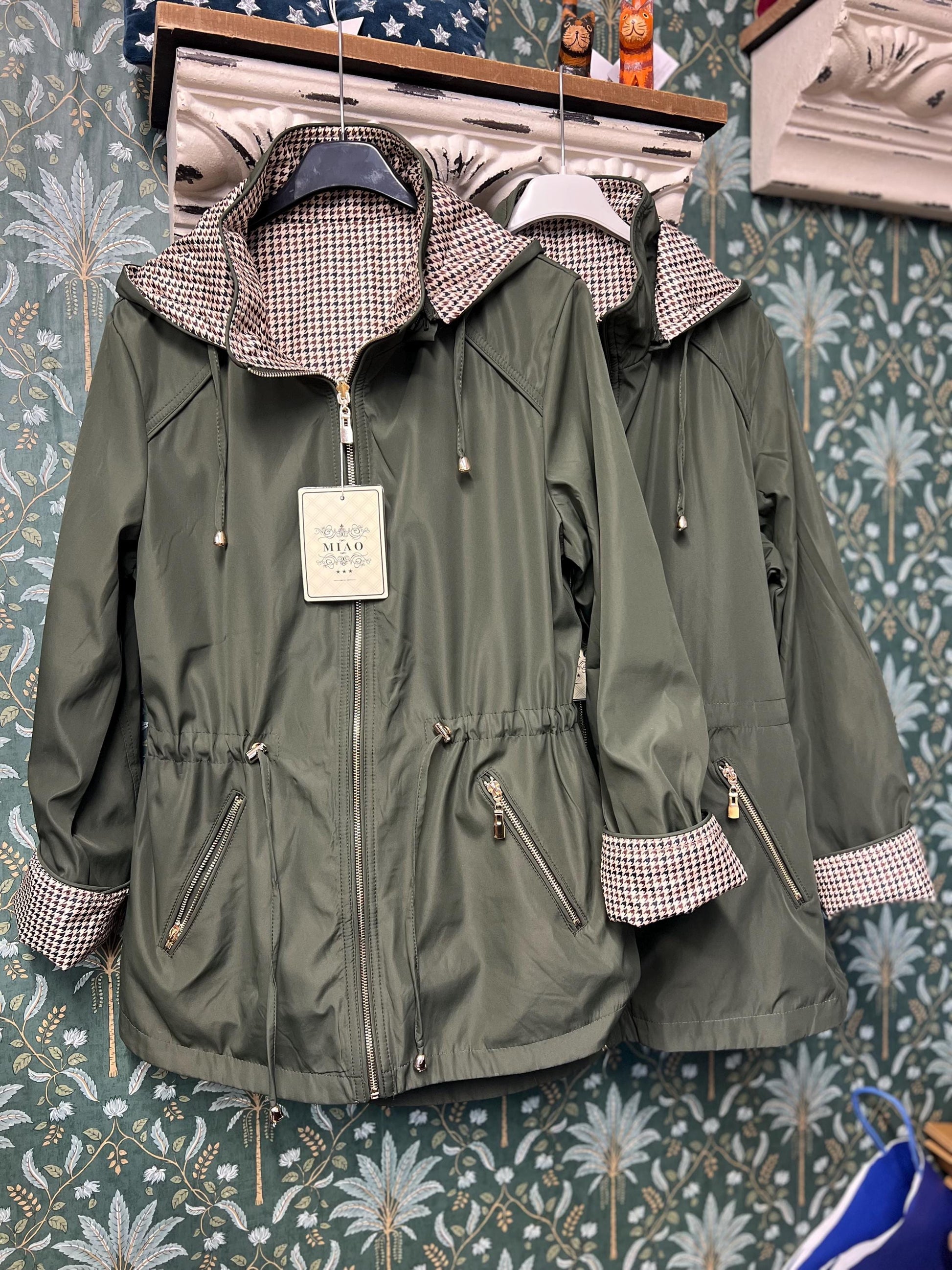 Reversible women’s raincoat. Green and tartan. Winter. Autumn. Rain. Waterproof. Ladies women girls. UK dispatch